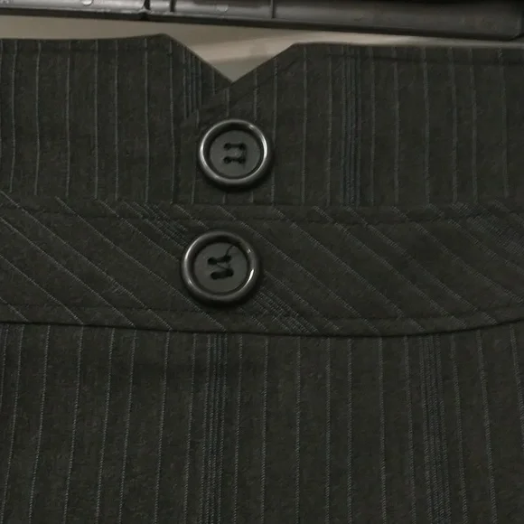 Joe Benbasset Grey Pinstripe Skirt size 9 - Picture 3 of 7